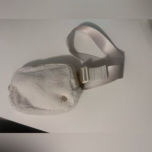 lululemon white fannypack